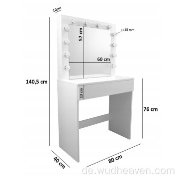 Schlafzimmer-Schminktisch mit Lichtern und Spiegel